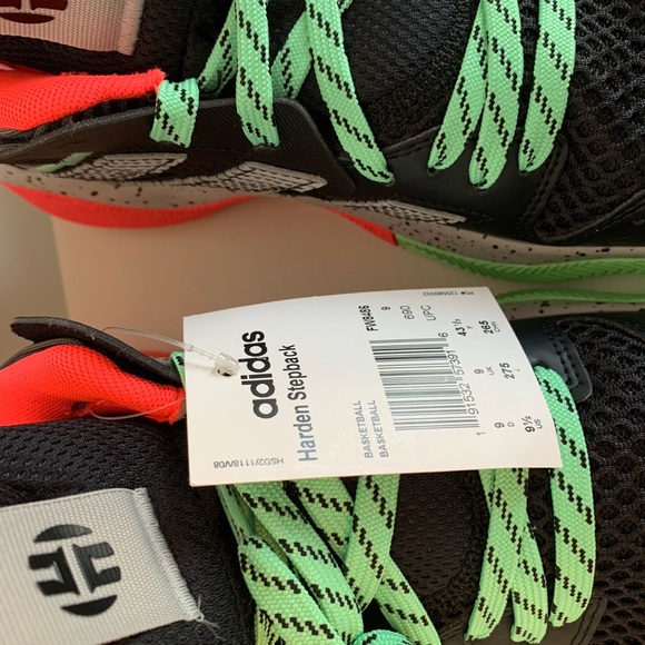 Hi I am selling Brand new Adidas sneakers - Picture 5 of 6